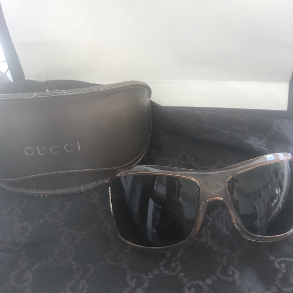 Women’s Gucci sunglasses